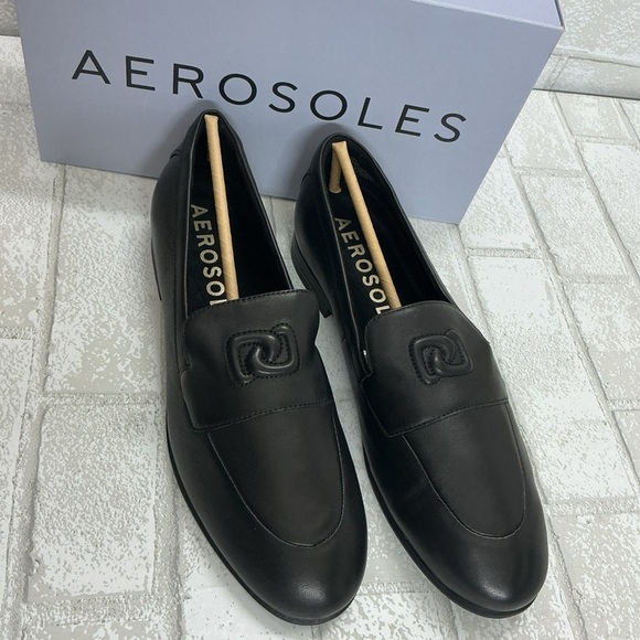 AEROSOLES Shoes - AEROSOLES women's Elegant Black Slip-Ons